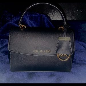 Michael Kors Ava